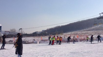 长春莲花山滑雪场门票