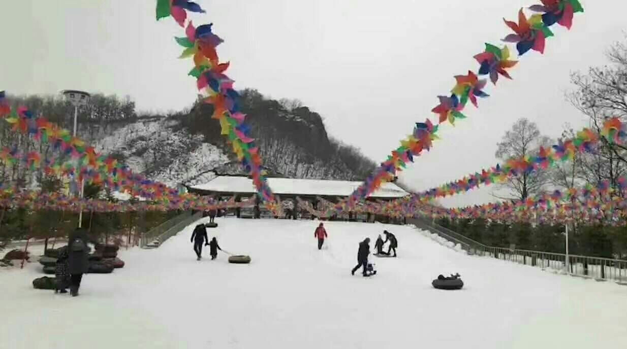 丹东冬季旅游攻略-走进丹东滑雪场-丹东淮扬冰雪大世界一日游旅游攻略