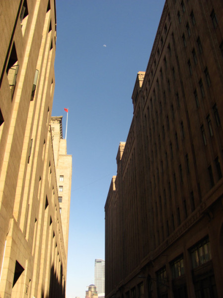 什么是青年楼 wKgBpU6XyEm3mcpQAAJADodEdV090.jpeg?imageView2%2F2%2Fw%2F600%2Fh%2F600%2Fq%2F90