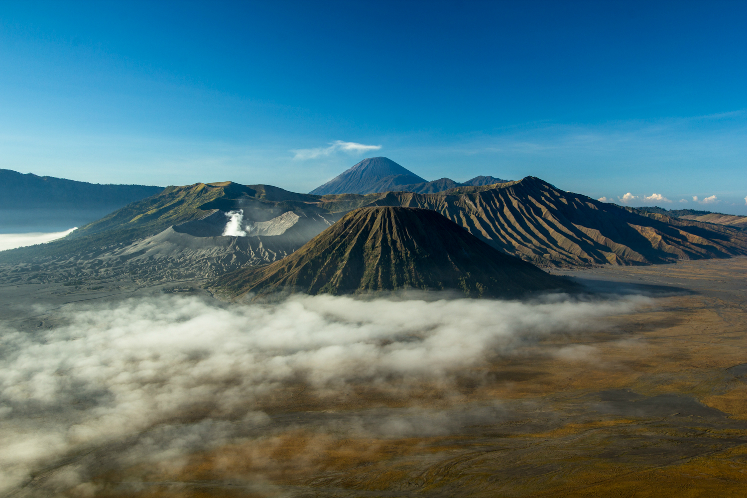 印度尼西亚爪哇岛火山-风景高清壁纸预览 | 10wallpaper.com