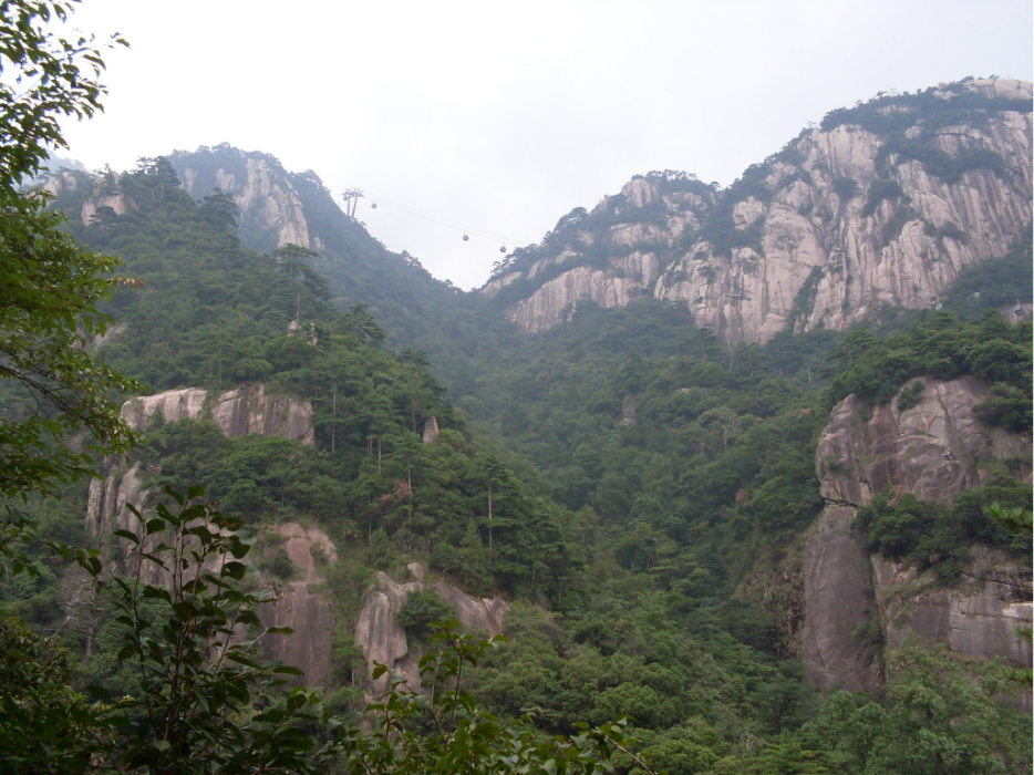 黄山人口好少_黄山云雾好风光图片
