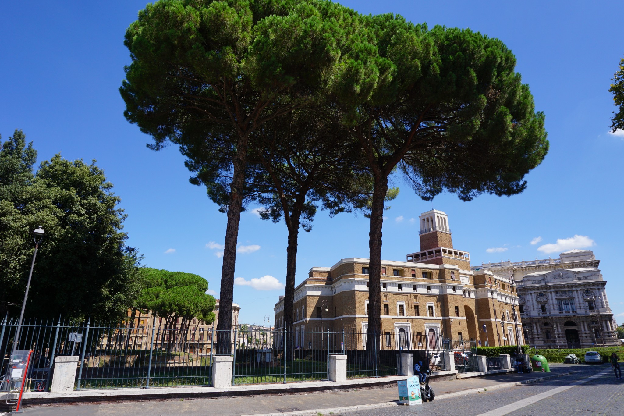 喷泉上面四个思猜成语_喷泉图片(2)