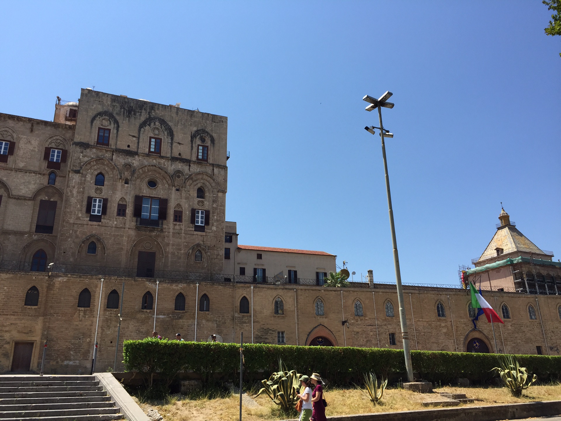 西班牙 游记 意大利西西里首府巴勒莫(palermo)又译帕勒摩,是位于